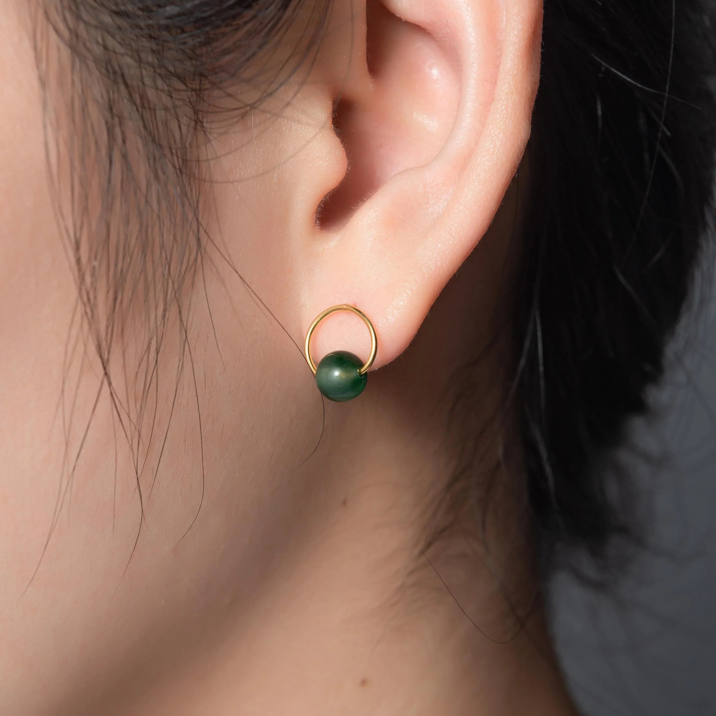 Minimalistic gold & green jade studs.Modern Gold Circle Earrings.Jade dot Stud earrings.Small Jade jewelry.Jade Beads Jewelry.Gemstone Stud.