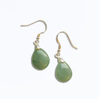 Jade Tropfen Ohrringe.Grüne Tropfen Ohrringe.Silber Tropfen Ohrringe.Schlichte grüne Jade Schmuck.Jade Tropfen Ohrringe.Ohrhänger.Kostenloser Versand
