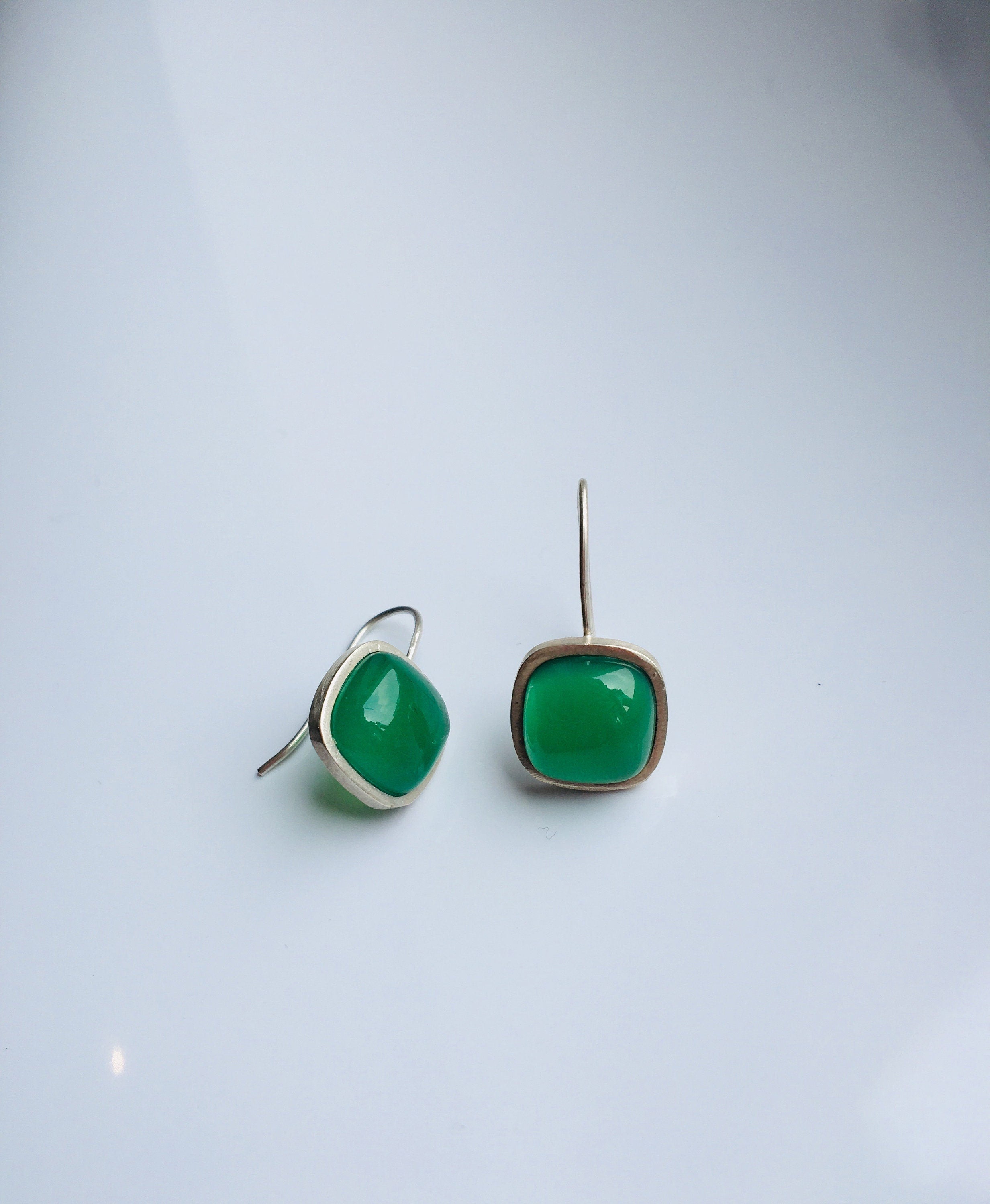 Grüne Quadrat Jade Ohrringe. Jade Würfel Ohrringe.Sterling Silber Jade Schmuck.Grüne Edelstein Ohrringe.Zierliche Jade Ohrringe.Chinesische Jade.Geschenk