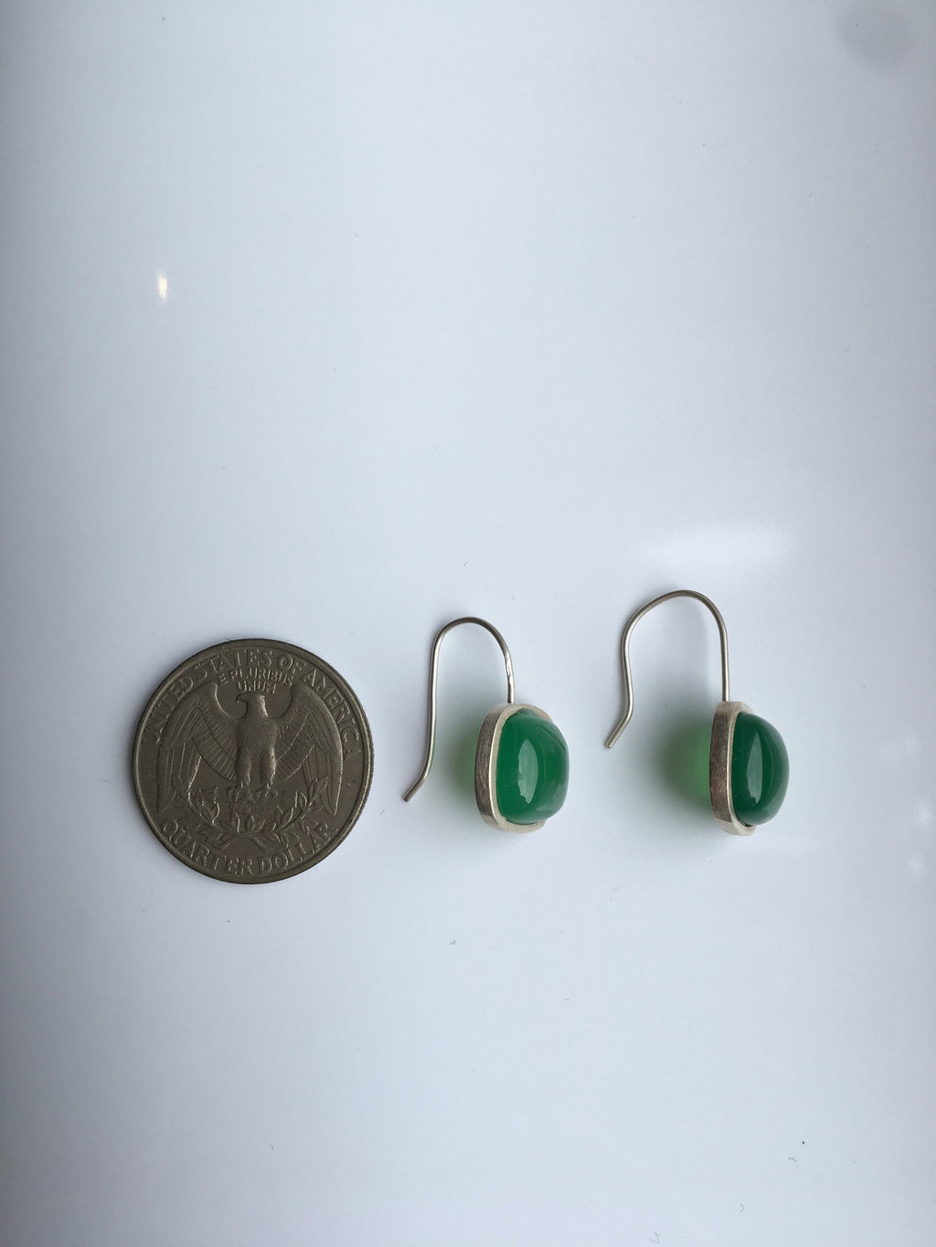 Grüne Quadrat Jade Ohrringe. Jade Würfel Ohrringe.Sterling Silber Jade Schmuck.Grüne Edelstein Ohrringe.Zierliche Jade Ohrringe.Chinesische Jade.Geschenk