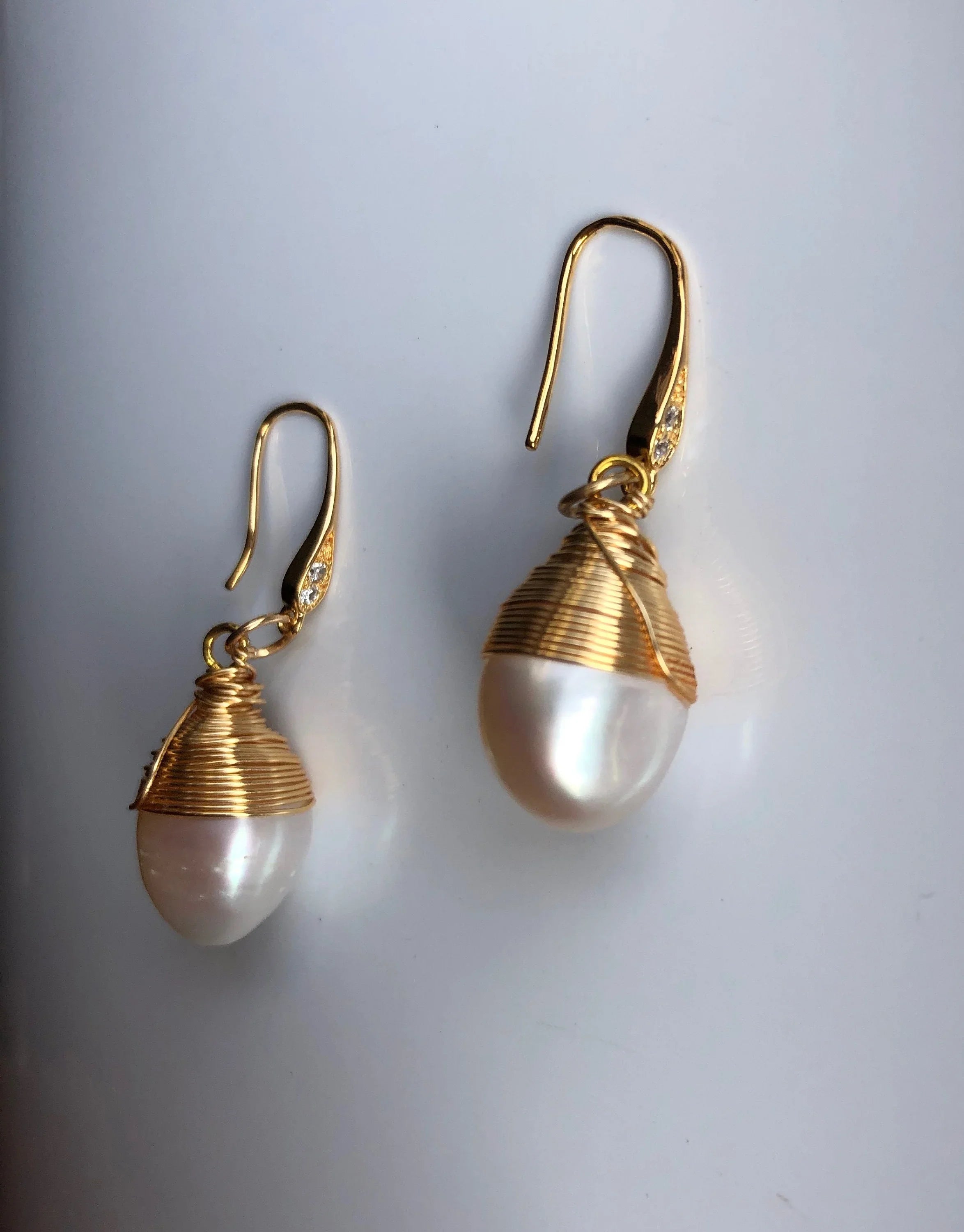 Echte natürliche Perlenohrringe.14k Golddraht Ohrringe.Goldperlenohrringe.Hochzeitsschmuck.Barockperle.Tropfenperlenohrringe
