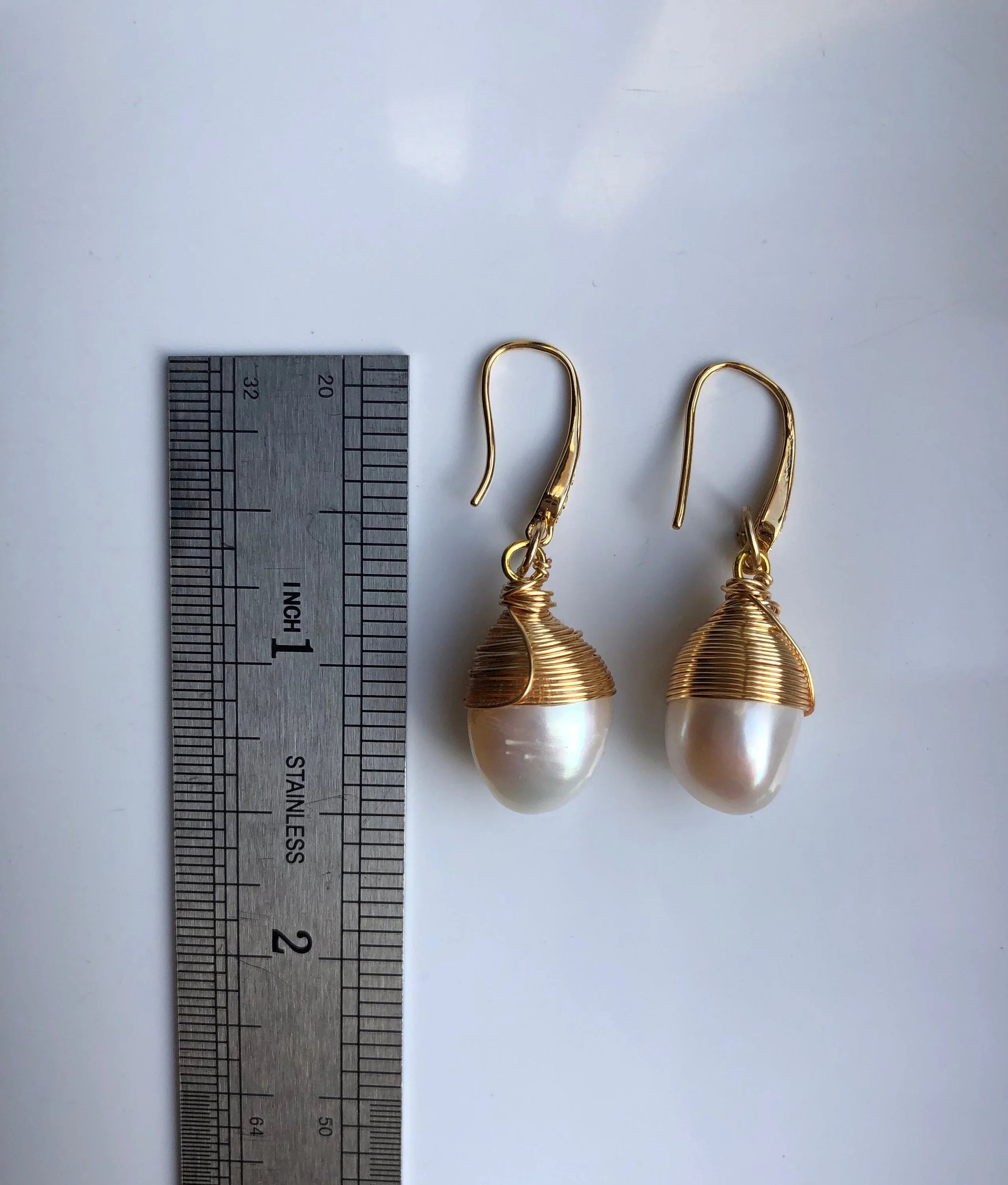 Echte natürliche Perlenohrringe.14k Golddraht Ohrringe.Goldperlenohrringe.Hochzeitsschmuck.Barockperle.Tropfenperlenohrringe