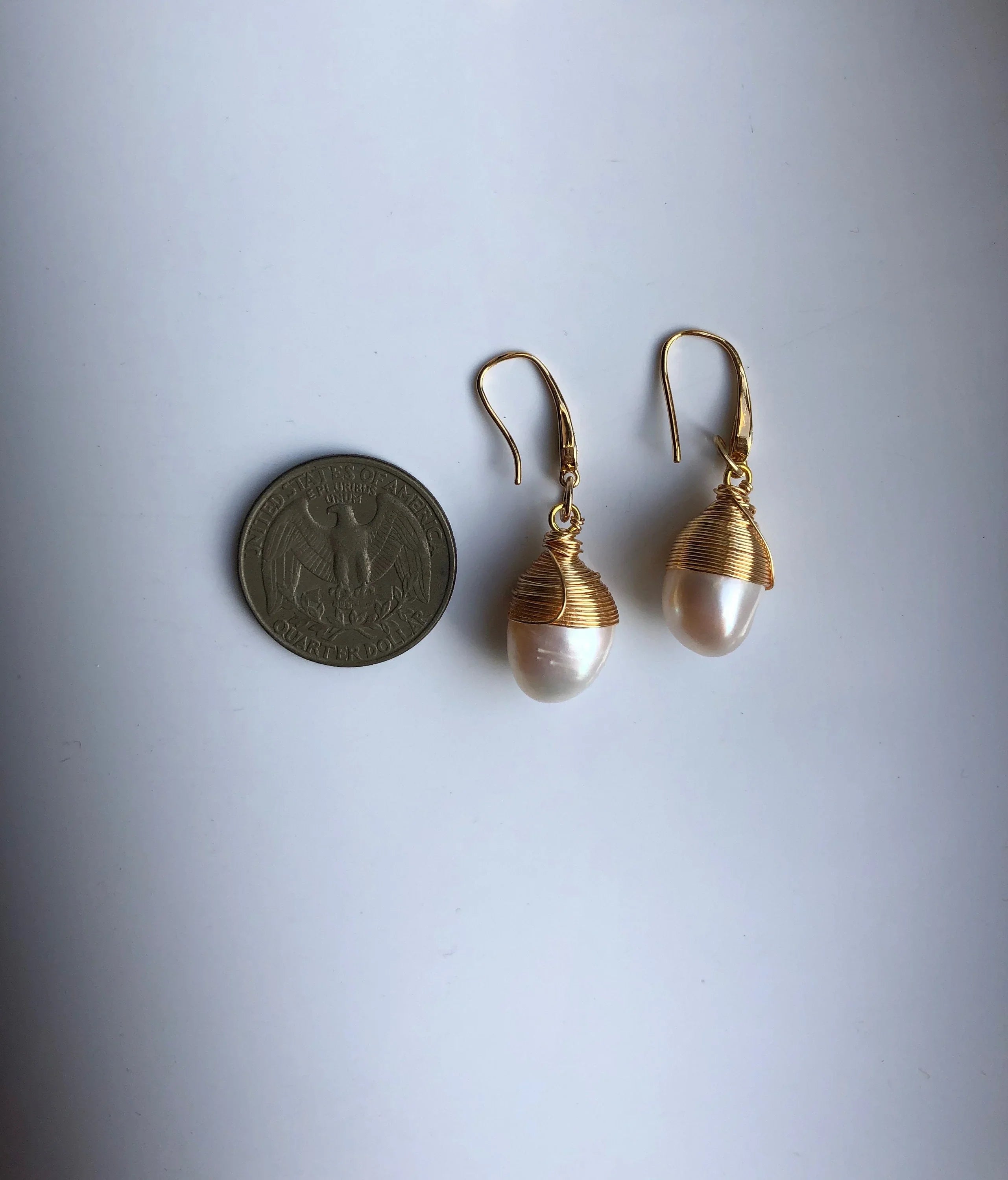 Echte natürliche Perlenohrringe.14k Golddraht Ohrringe.Goldperlenohrringe.Hochzeitsschmuck.Barockperle.Tropfenperlenohrringe