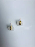 Moderne quadratische weiße Jade Ohrstecker. Minimalistische Gold Würfel Ohrringe.18k Vergoldeter Schmuck.Natürliche chinesische Jade Ohrringe.Geschenk für Sie