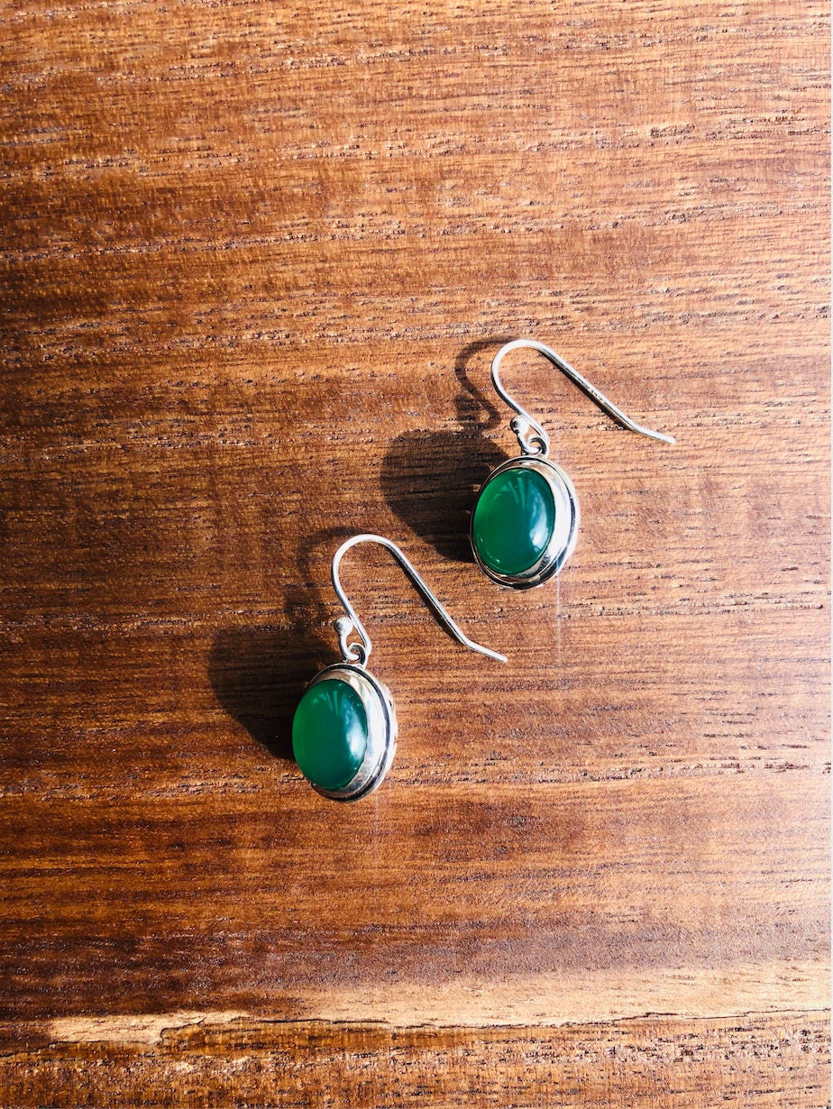 Green Jade Drop Earrings with lace design.Real Round Jade Earrings.925 Sterling Silver Jewelry.Hanging Jade Earrings.Vintage Jade Silver.