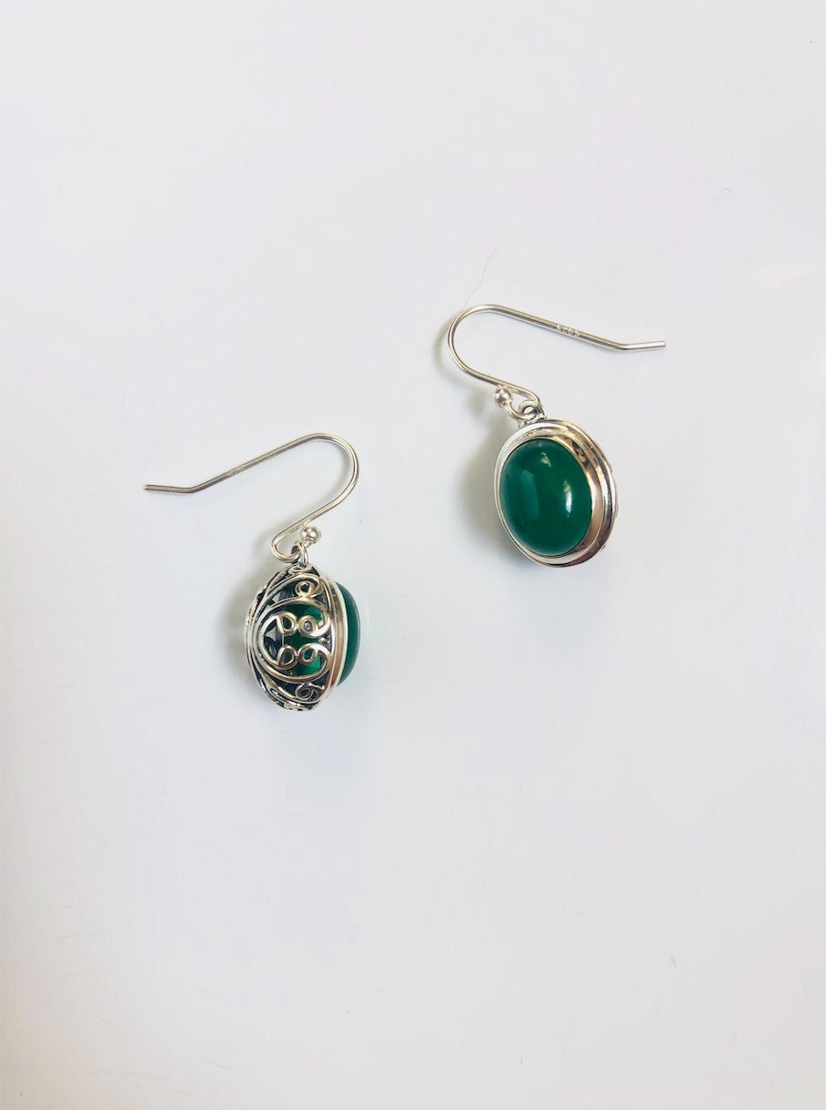 Green Jade Drop Earrings with lace design.Real Round Jade Earrings.925 Sterling Silver Jewelry.Hanging Jade Earrings.Vintage Jade Silver.