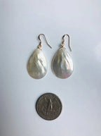 Tropfenförmige weiße Perlmutt Ohrringe.14K Gold echte Perlen Ohrringe.Barock elegante Braut Perlen Ohrringe.Natürliche Perlen Ohrringe