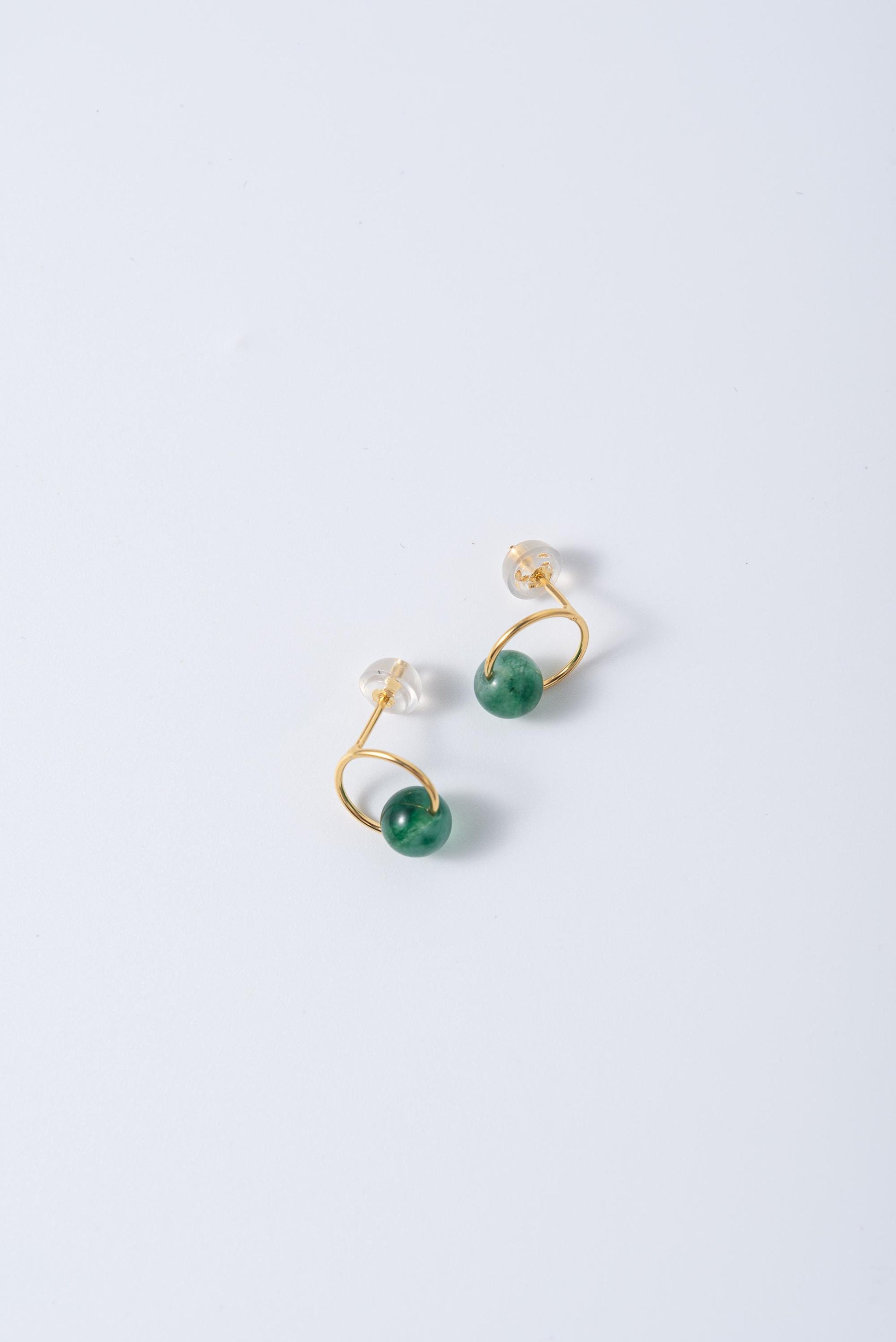 Minimalistic gold & green jade studs.Modern Gold Circle Earrings.Jade dot Stud earrings.Small Jade jewelry.Jade Beads Jewelry.Gemstone Stud.