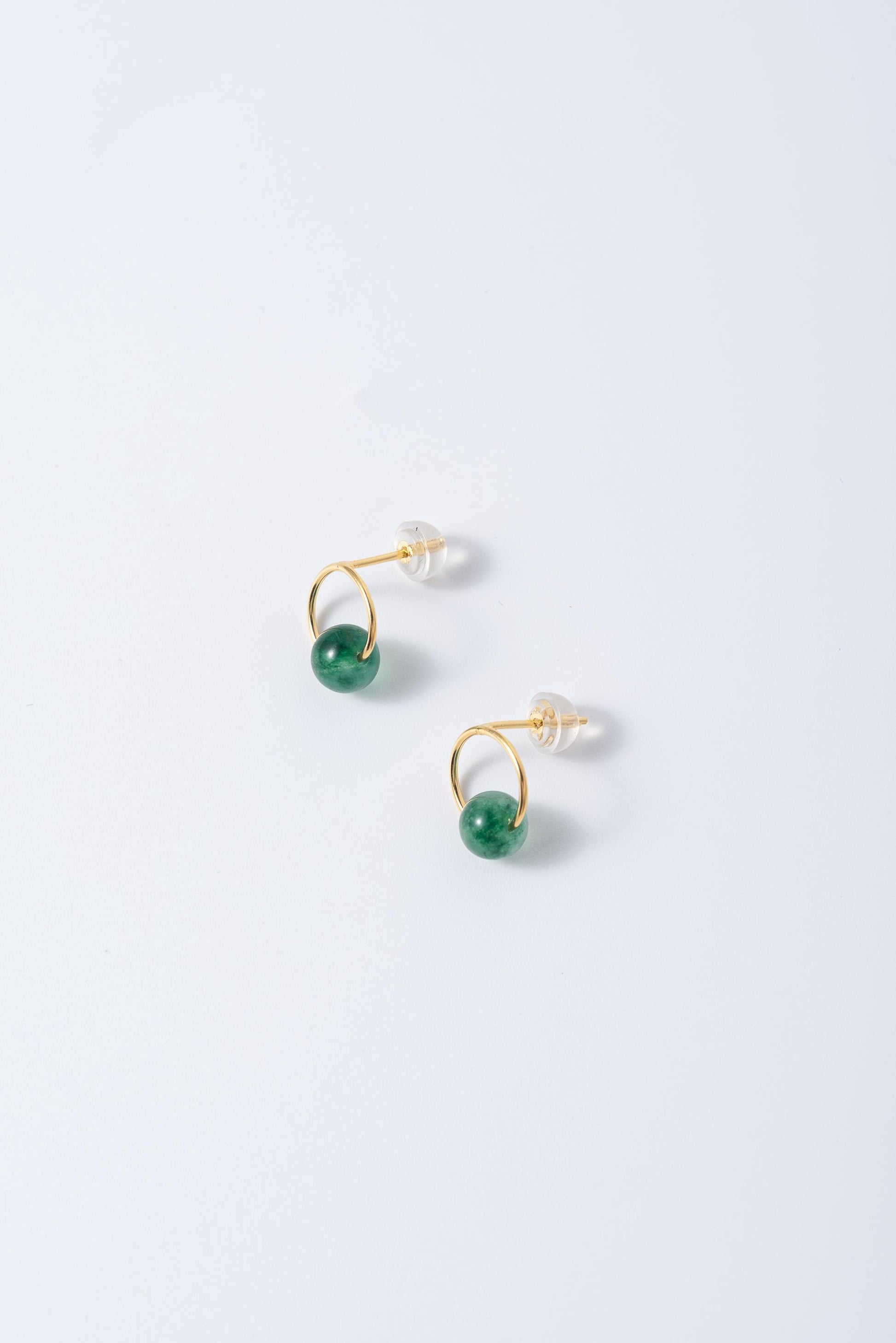 Minimalistic gold & green jade studs.Modern Gold Circle Earrings.Jade dot Stud earrings.Small Jade jewelry.Jade Beads Jewelry.Gemstone Stud.