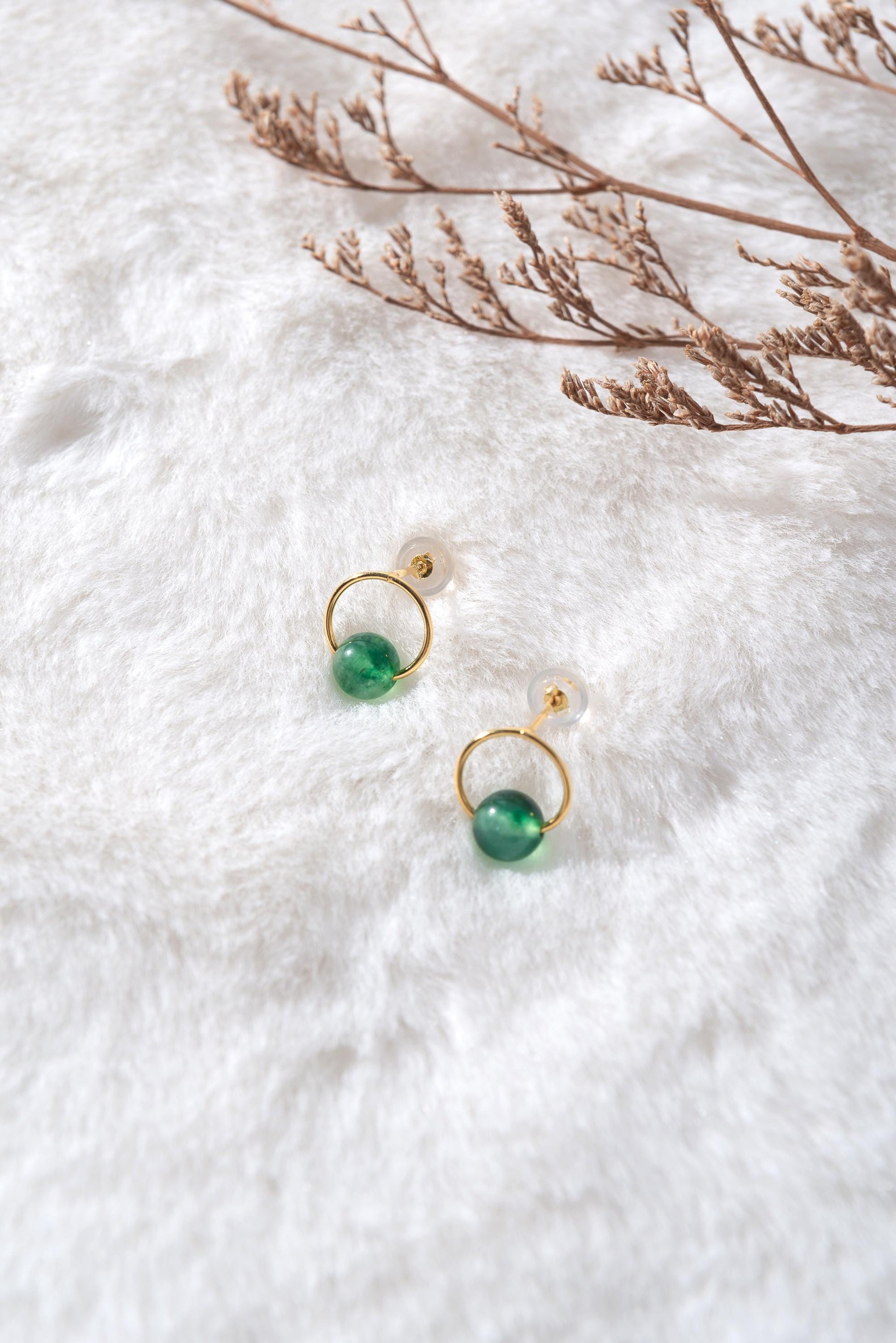 Minimalistic gold & green jade studs.Modern Gold Circle Earrings.Jade dot Stud earrings.Small Jade jewelry.Jade Beads Jewelry.Gemstone Stud.